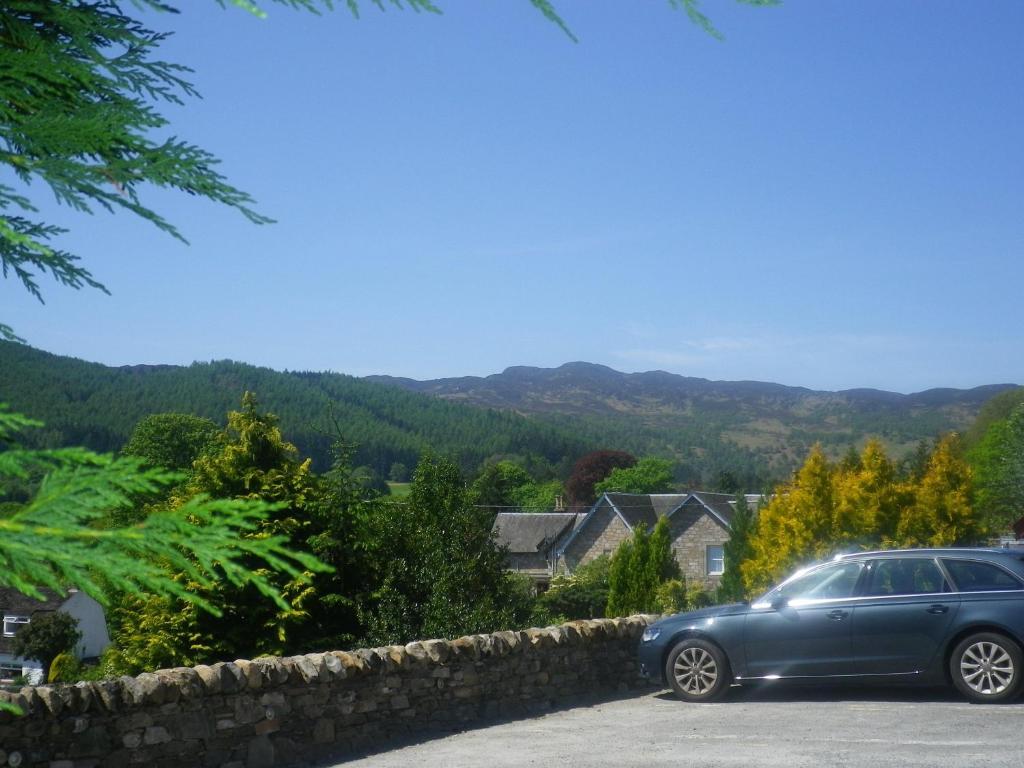 Tigh Na Cloich Hotel Pitlochry Exterior photo